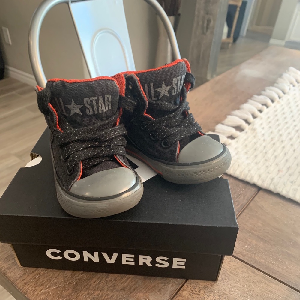 Converse all star boys shoes size 4